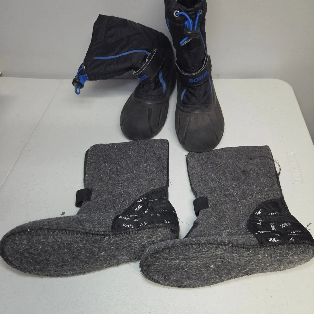 Sorel Youth Flurry Snow Boots Black Blue NY1885-010 Size 5